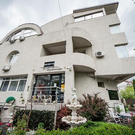 Hotel Jolie Apartments Galati  Bagian luar foto