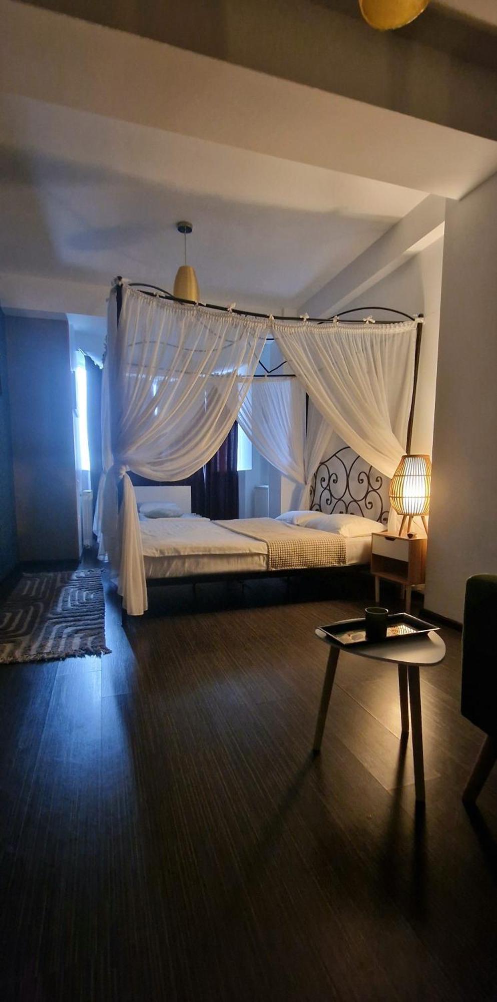 Hotel Jolie Apartments Galati  Bagian luar foto